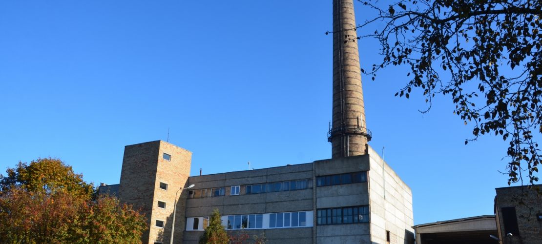 Par karstā ūdens padevi